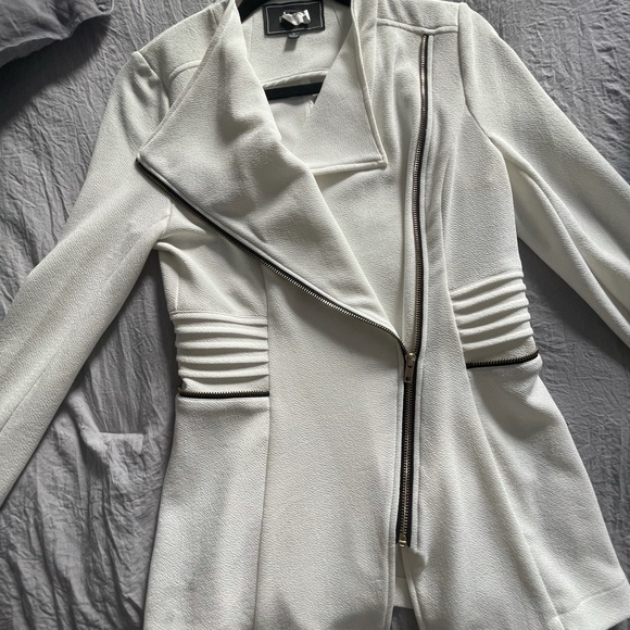 Blazer - Picture 2 of 3